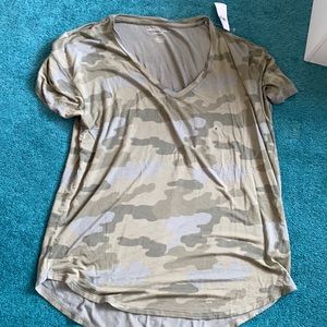 American Eagle Tshirt